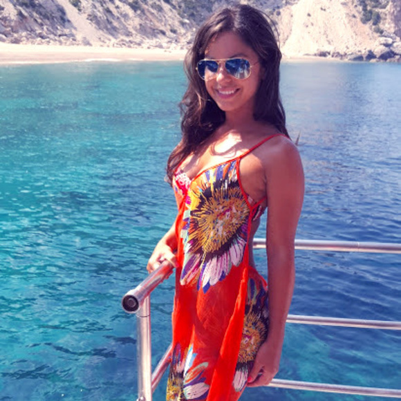 Meet your Posher, Ama - Picture 1 of 1